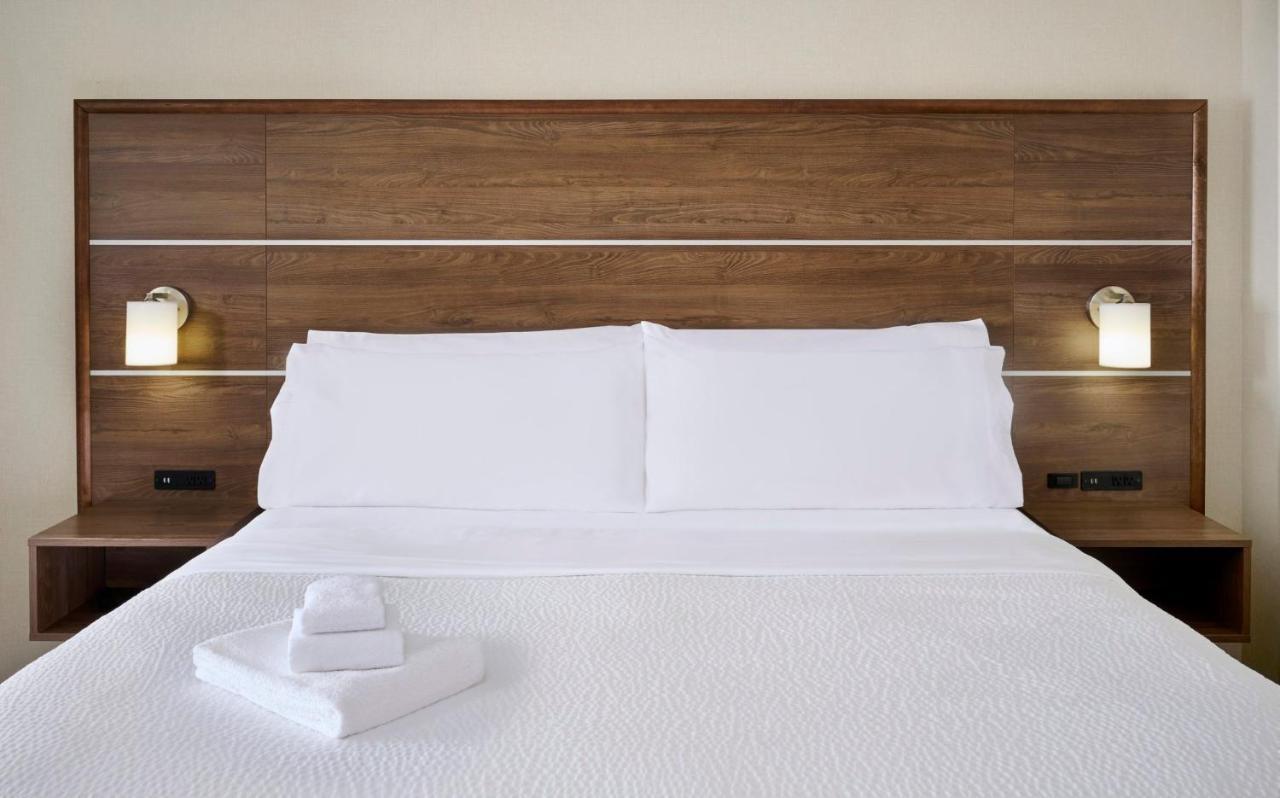 Holiday Inn Express & Suites - Brantford By Ihg Buitenkant foto