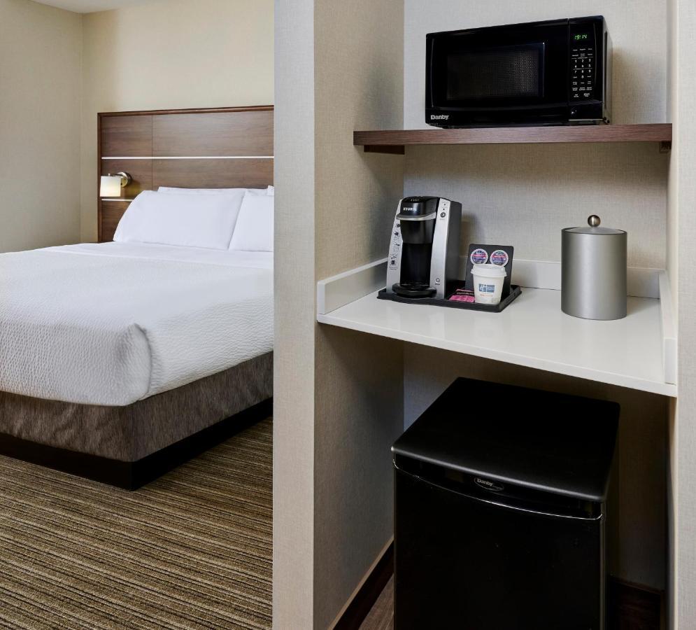 Holiday Inn Express & Suites - Brantford By Ihg Buitenkant foto