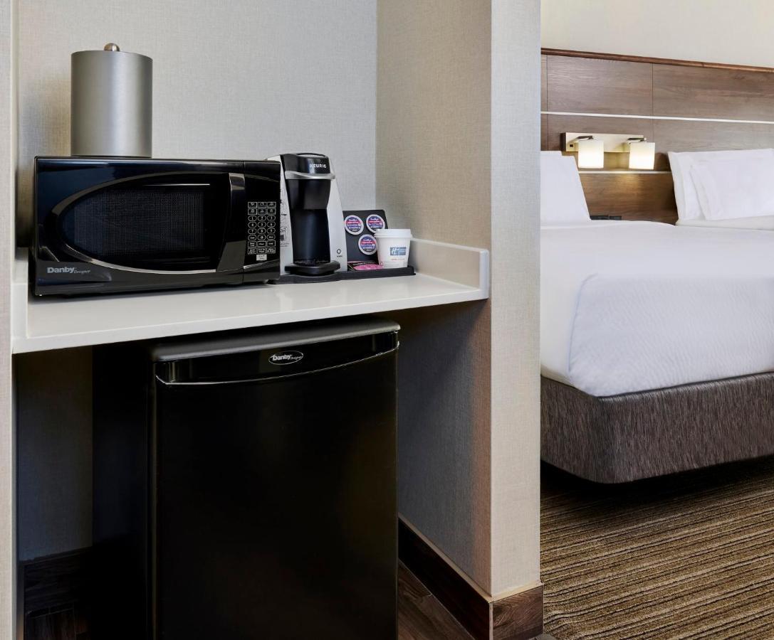 Holiday Inn Express & Suites - Brantford By Ihg Buitenkant foto